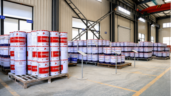 Road marking paint products and production scene 