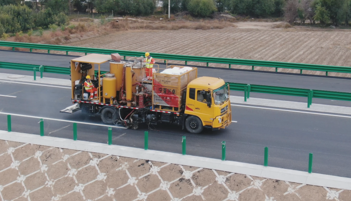 Why Does Thermoplastic Road Marking Require Heating? Understanding the Application Logic of Thermoplastic Markings Through Material Conditions